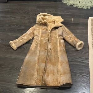 Women's Long Hooded Shearling Trench Coat - Tan